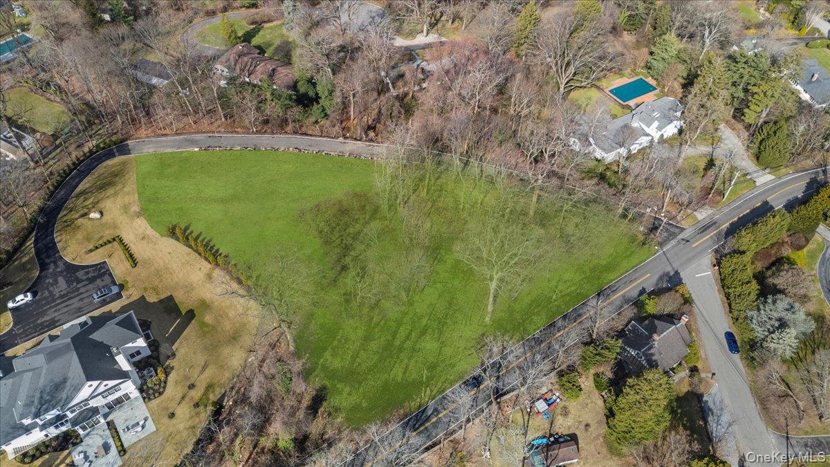 36 Cow Neck Road – For Sale photo 5