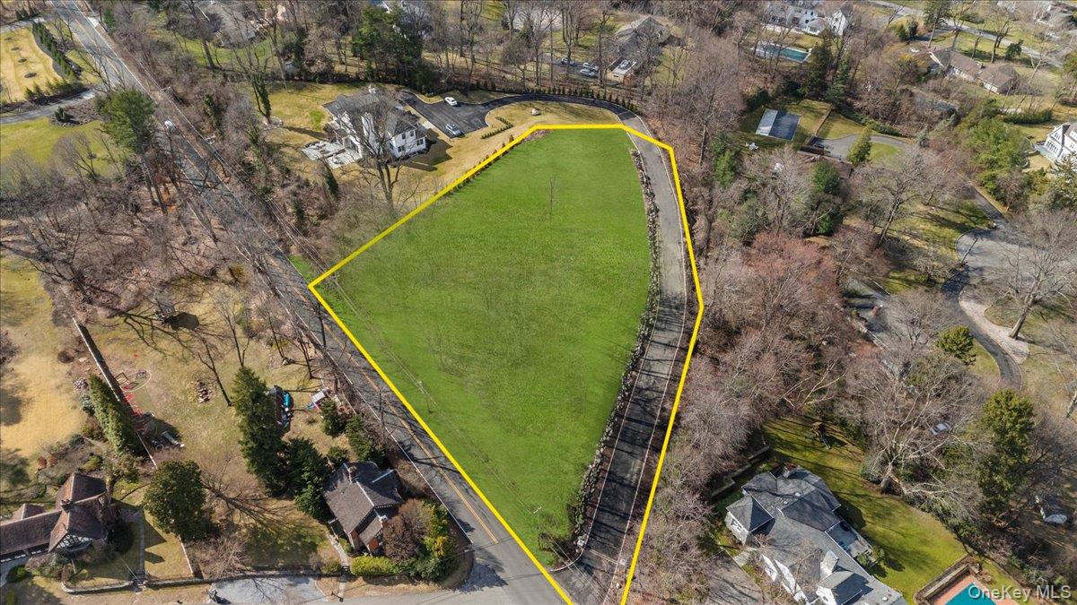 36 Cow Neck Road – For Sale photo 4
