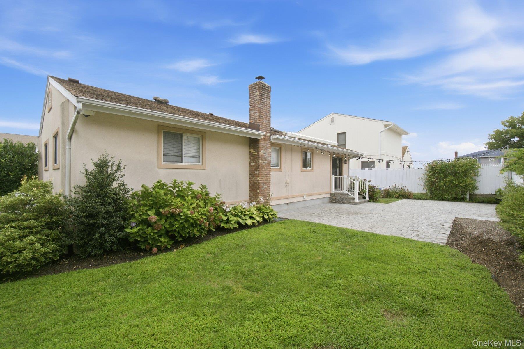 5 Willow Street – For Sale photo 20