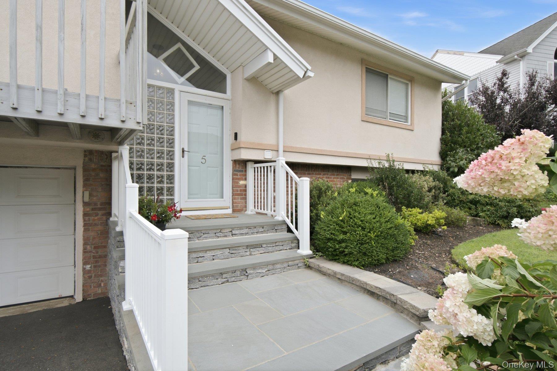5 Willow Street – For Sale photo 2