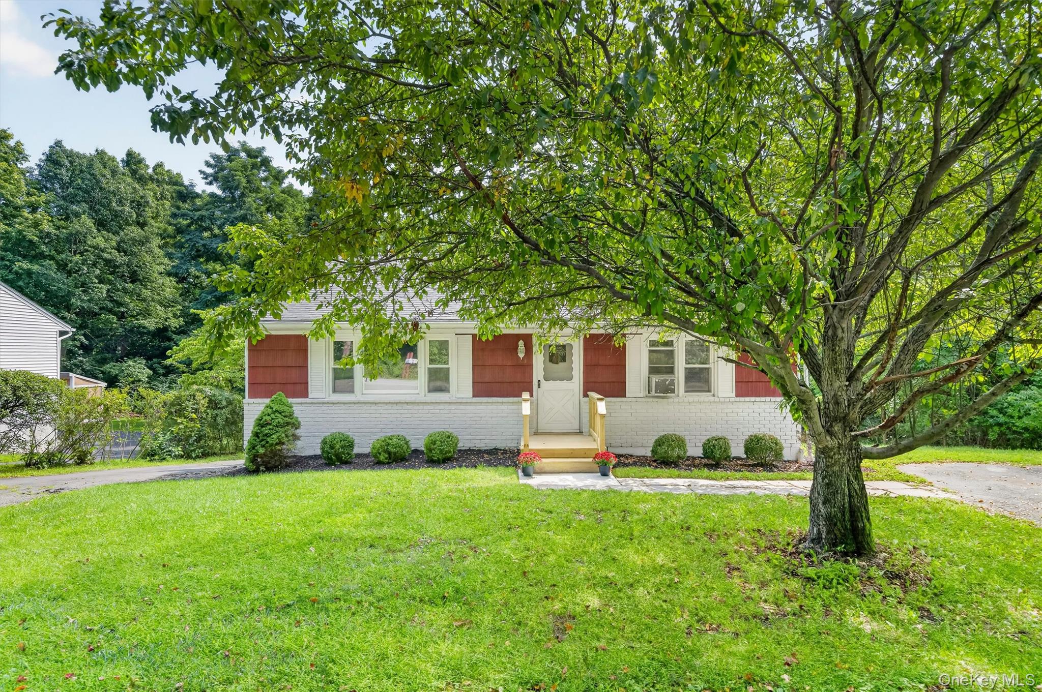 31 Leslie Road – For Sale photo 4