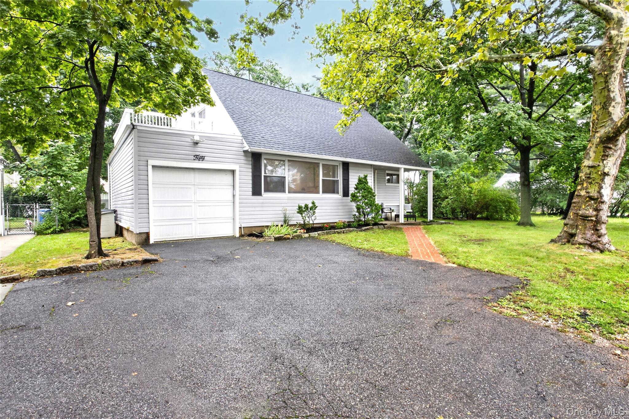 50 Commander Avenue – For Sale photo 5