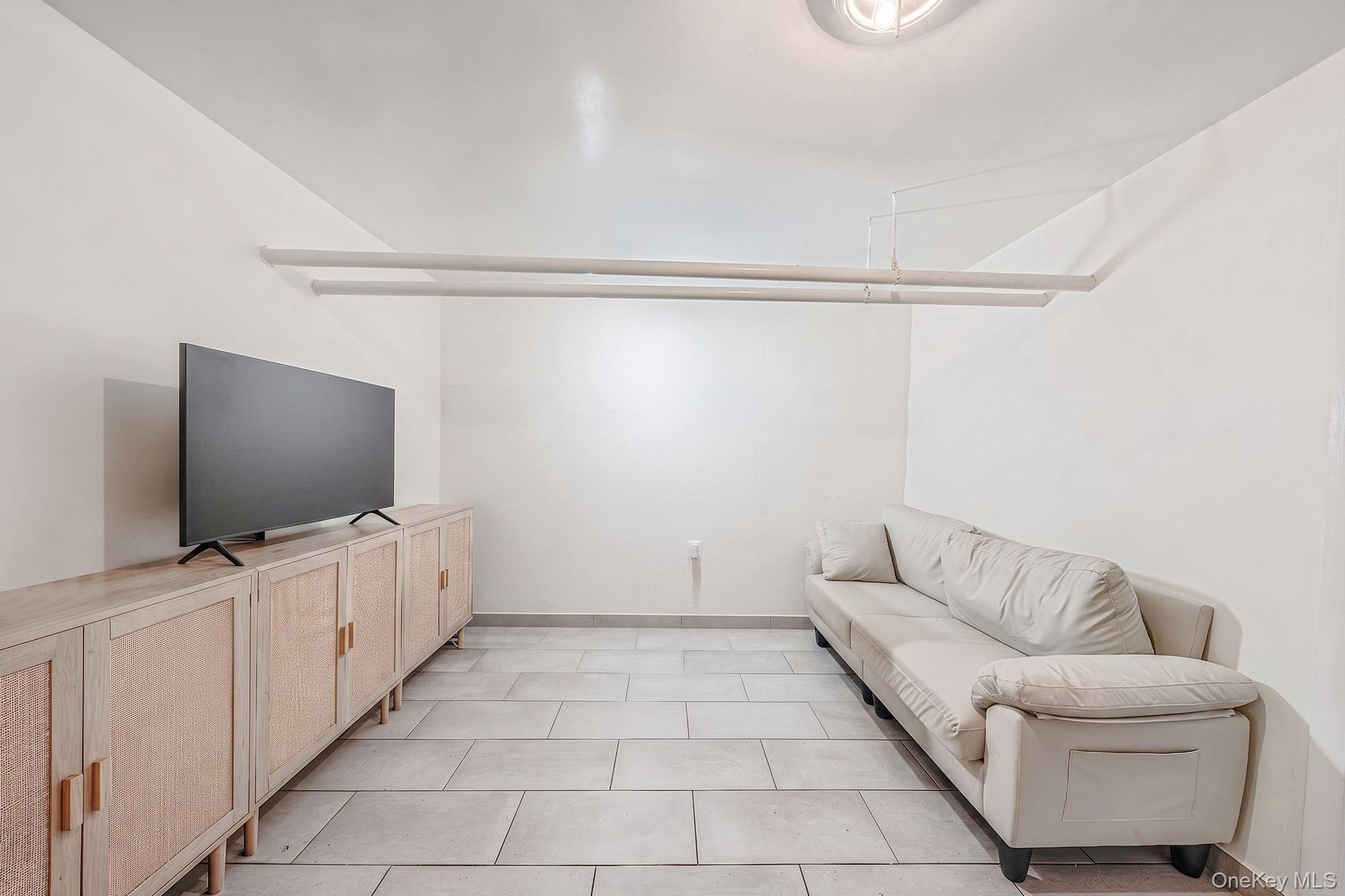 84 Autumn Avenue – For Sale photo 38