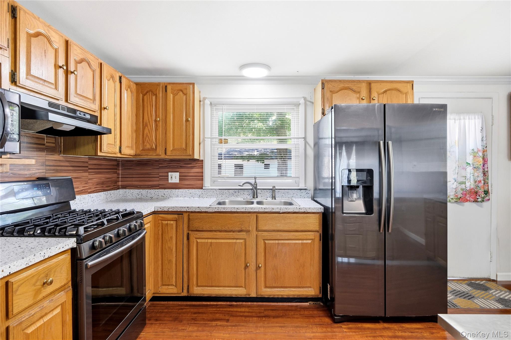 211 Hampton Avenue – For Sale photo 14