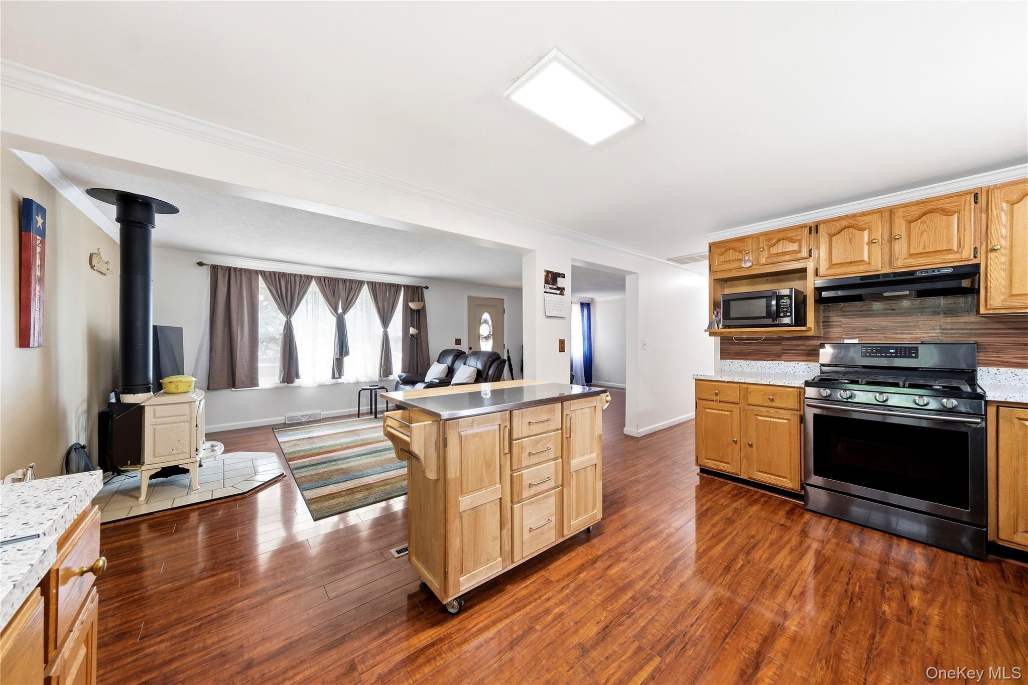 211 Hampton Avenue – For Sale photo 16