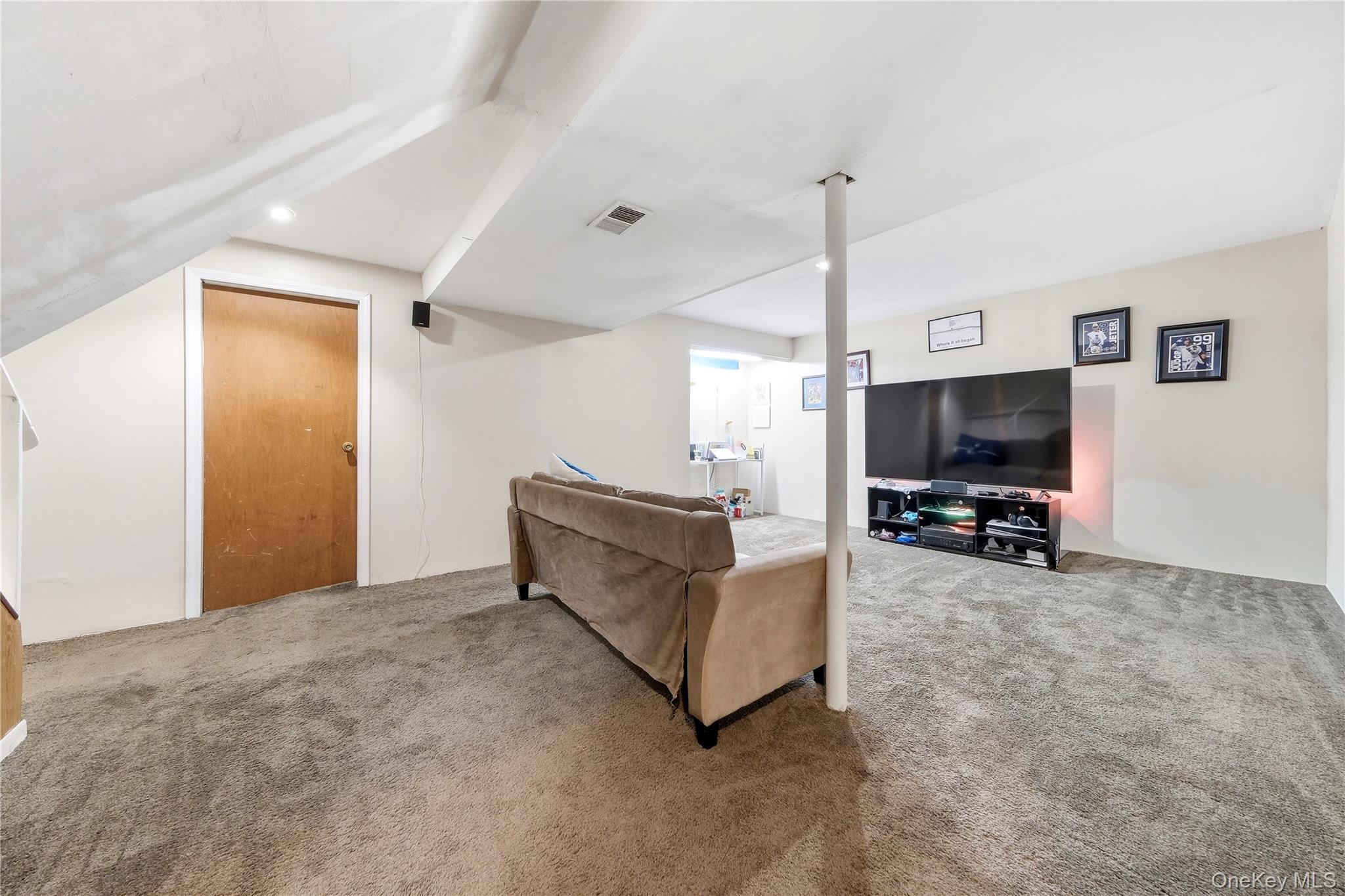 211 Hampton Avenue – For Sale photo 20
