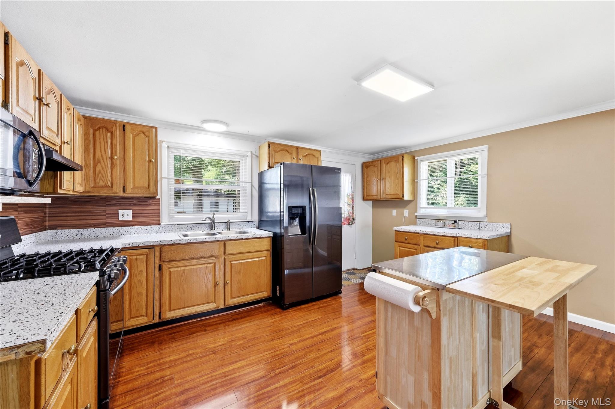 211 Hampton Avenue – For Sale photo 15