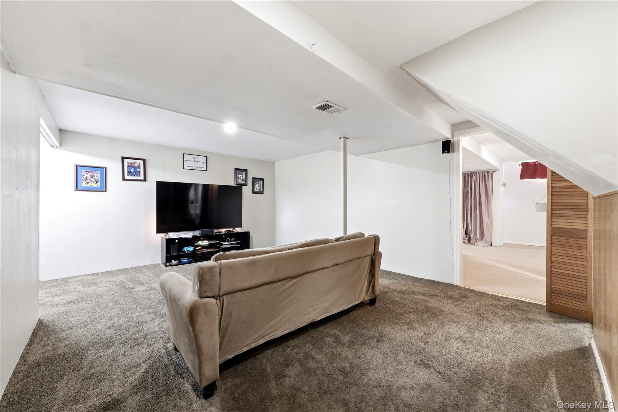 211 Hampton Avenue – For Sale photo 21