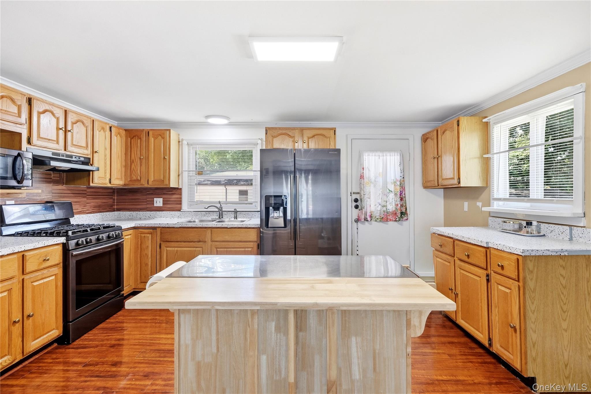 211 Hampton Avenue – For Sale photo 13