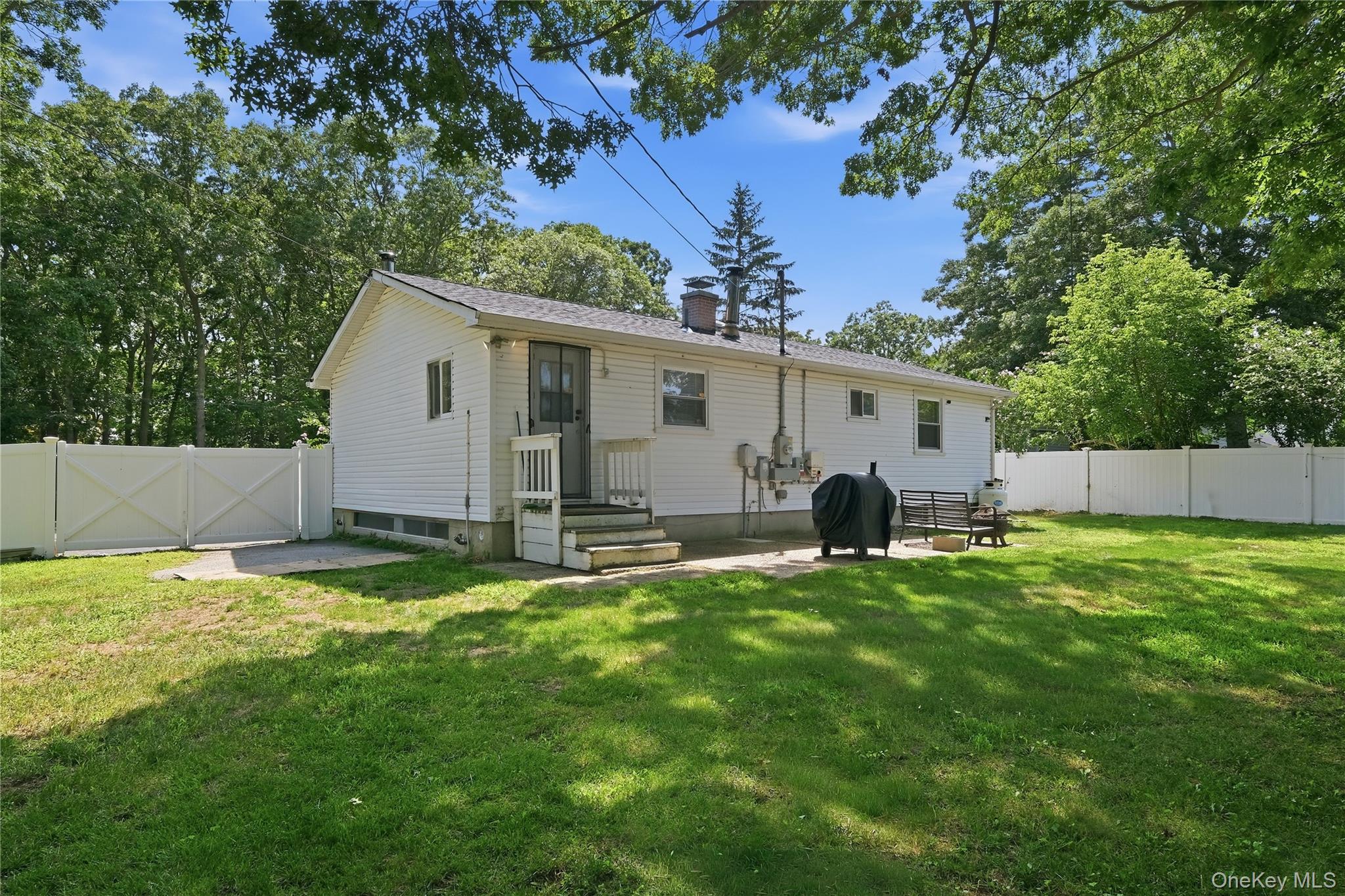 211 Hampton Avenue – For Sale photo 27