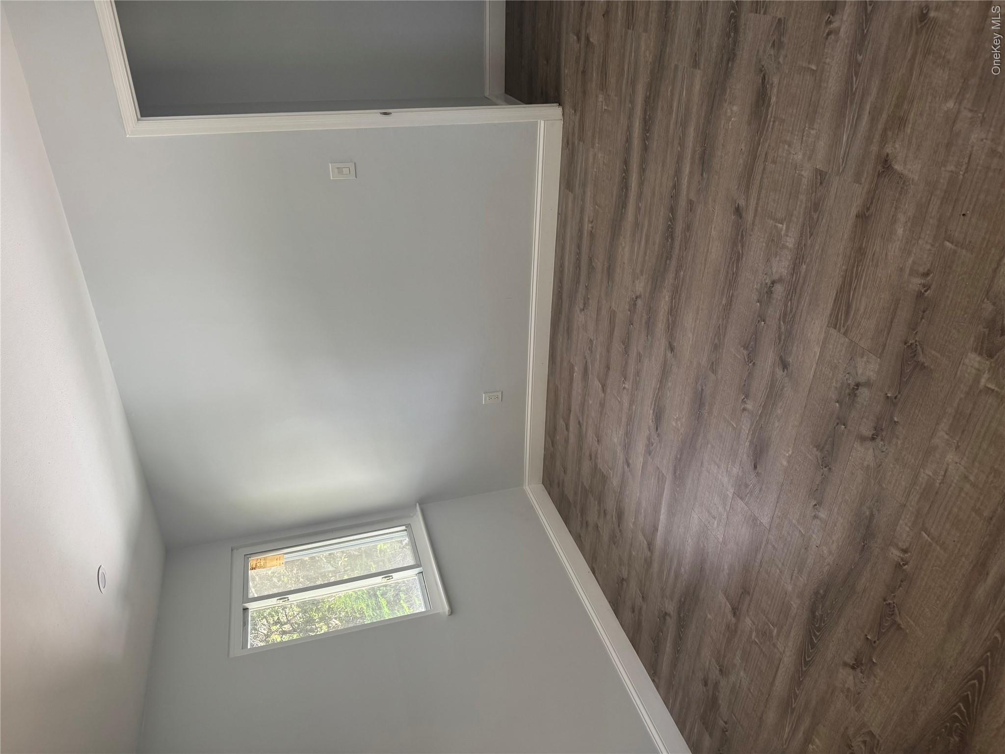 12 Rowe Street – For Rent photo 3