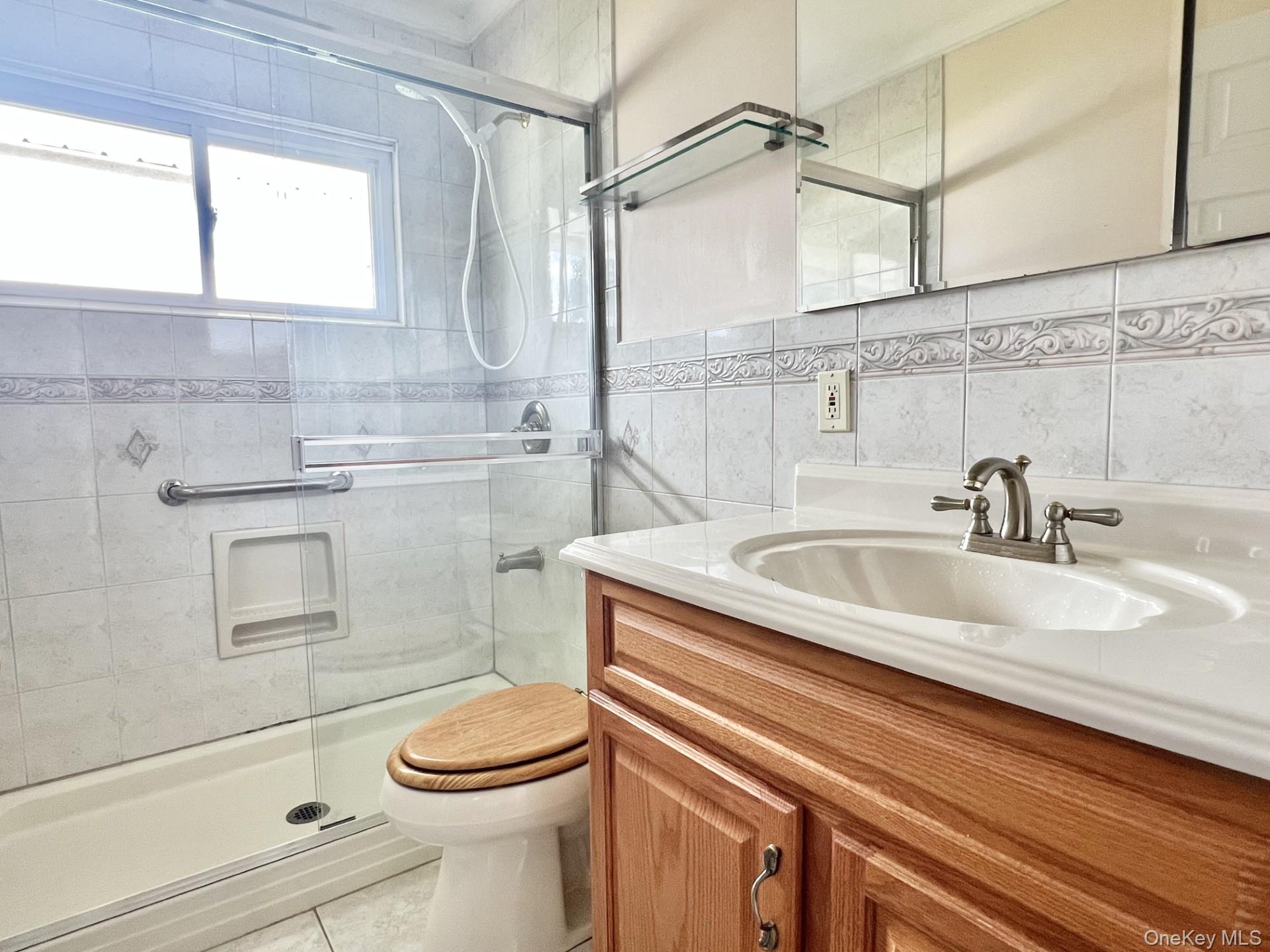 471 Division Avenue – For Rent photo 7