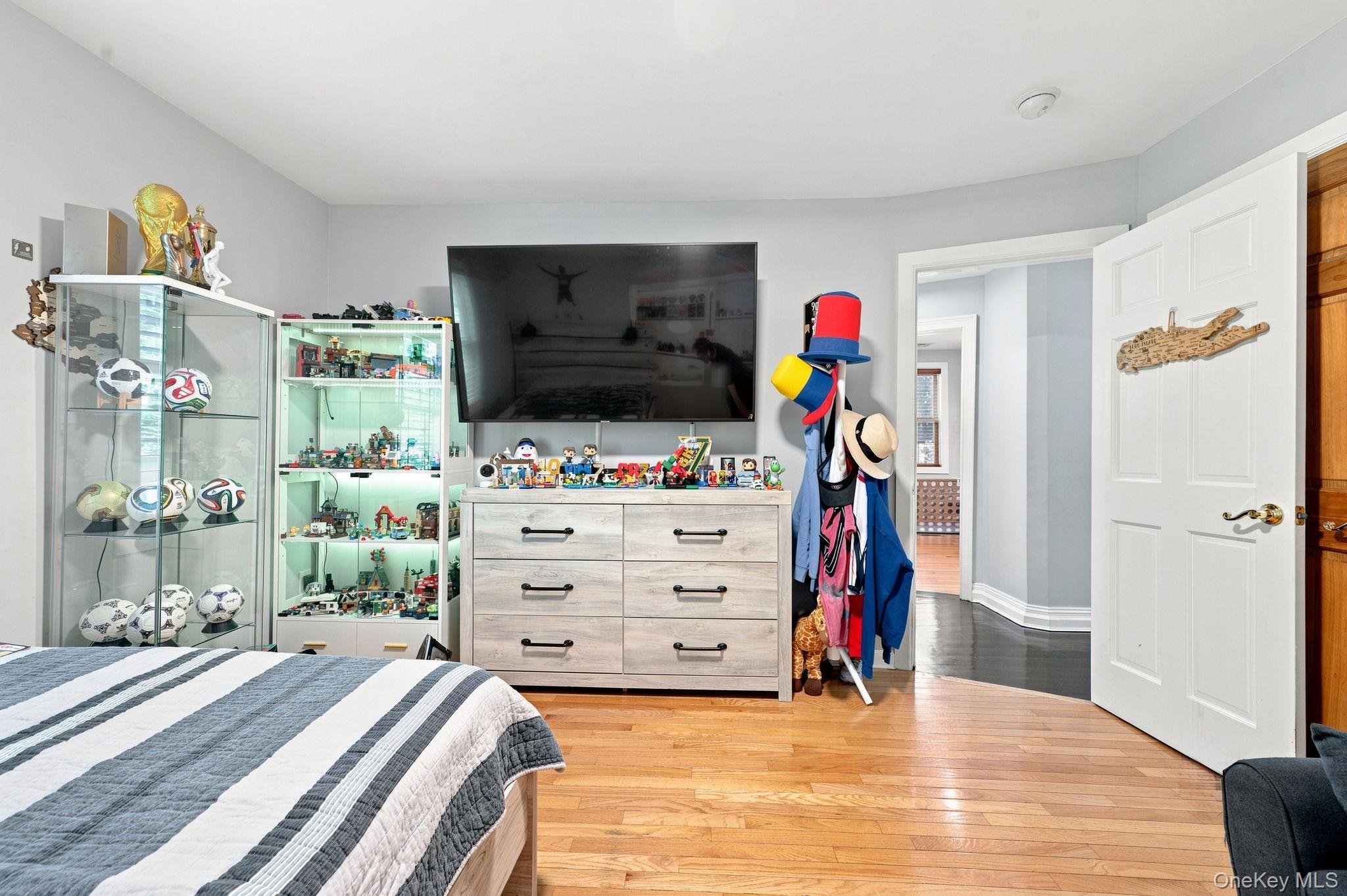 8 Ralph Avenue – For Sale photo 10