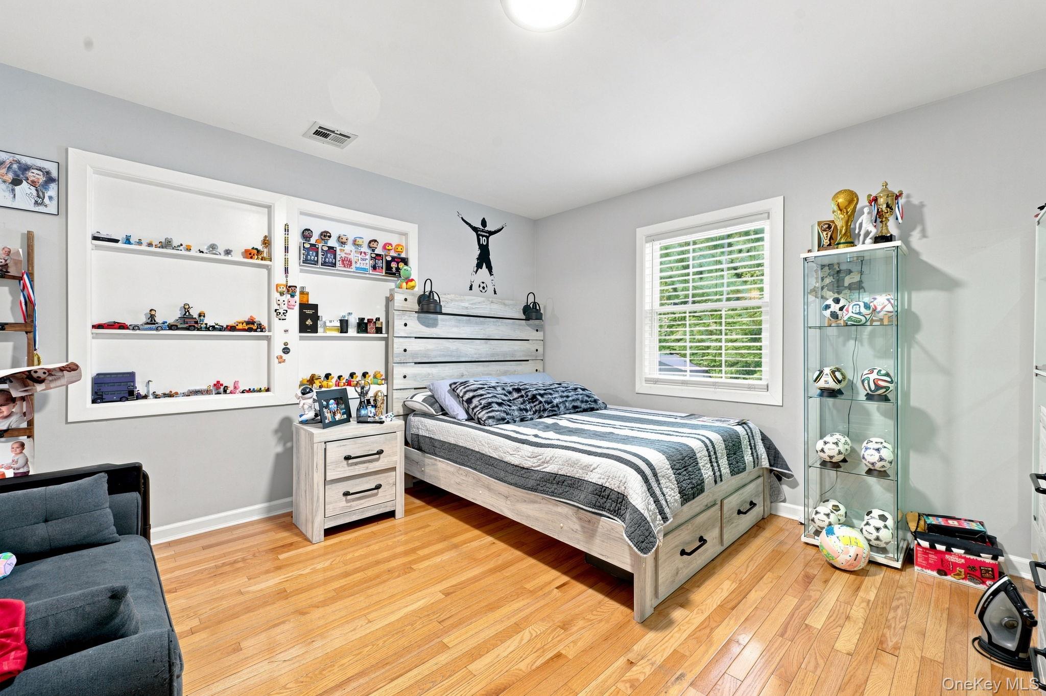 8 Ralph Avenue – For Sale photo 9