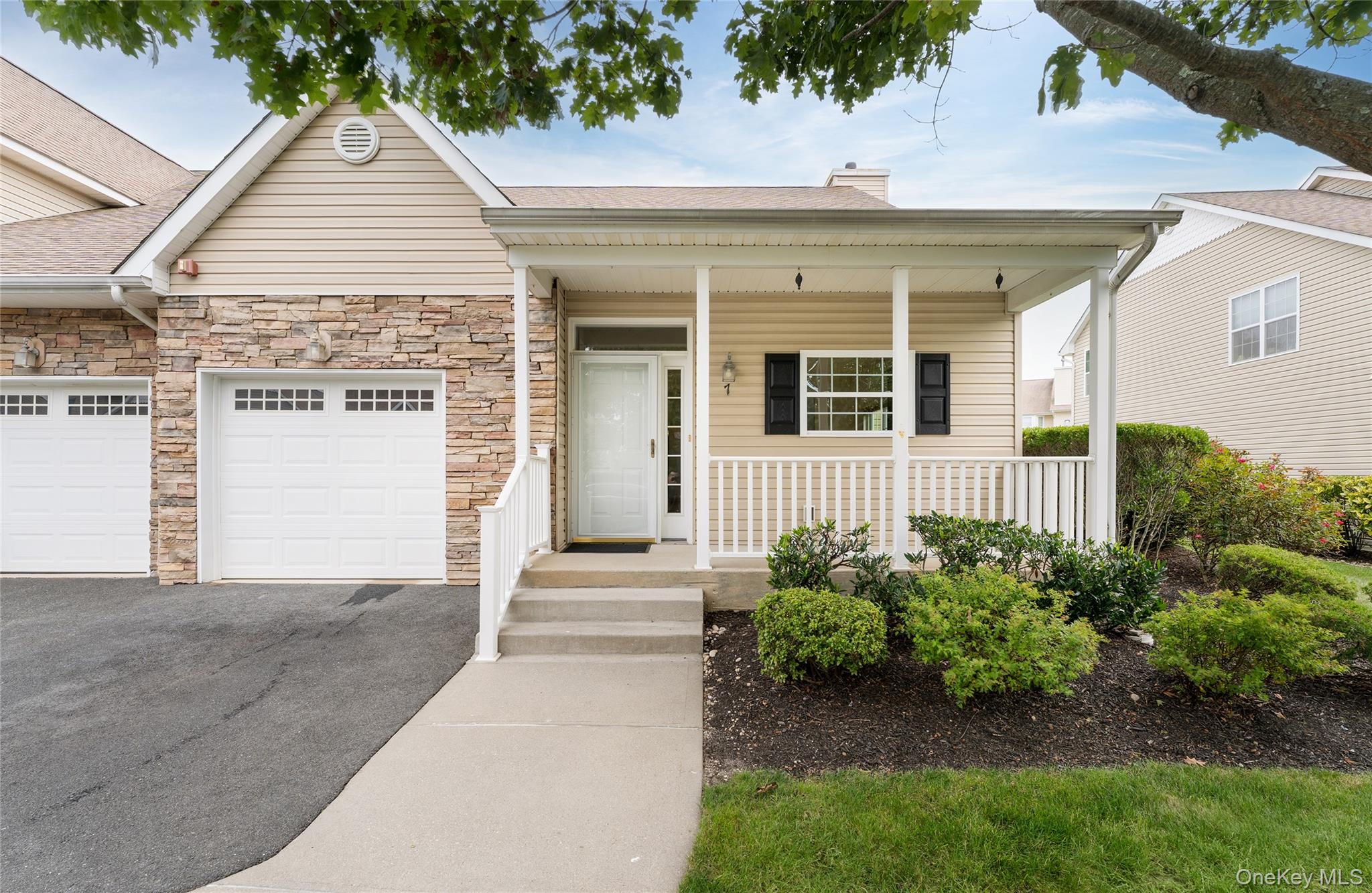 7 Pond Circle – For Sale photo 4