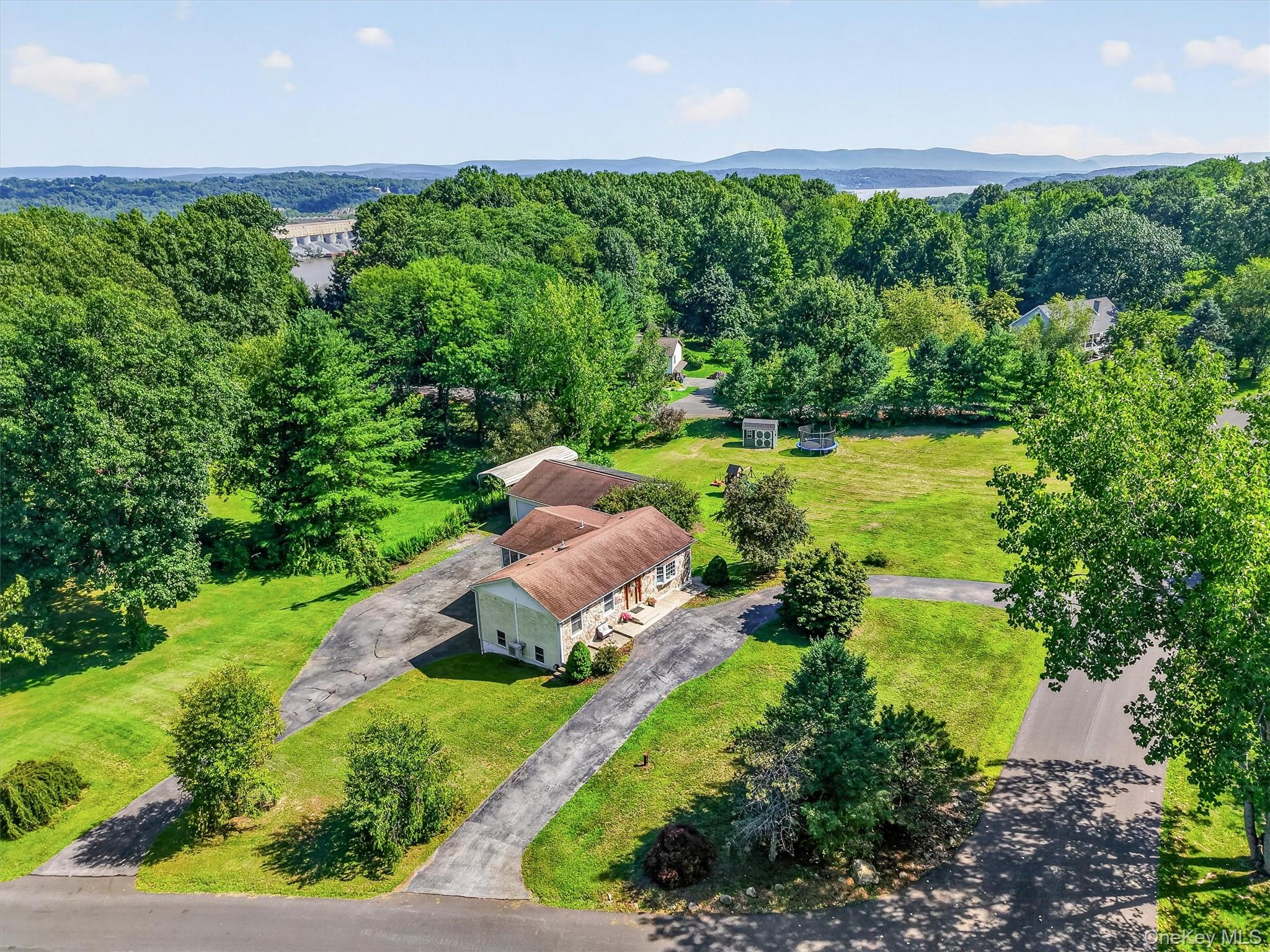 35 Hillside Drive – For Sale photo 3