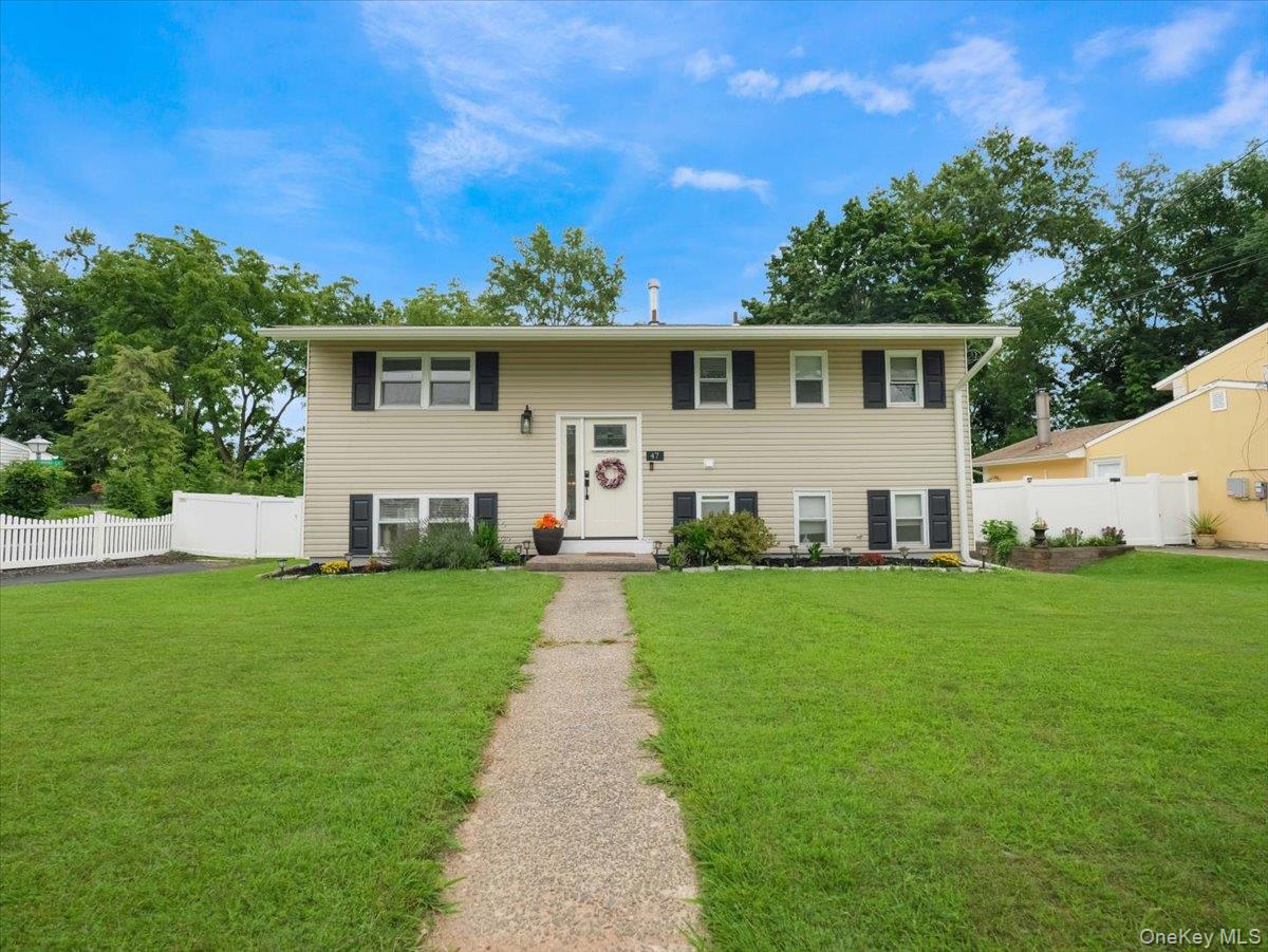 47 Chestnut Oval – For Sale photo 3