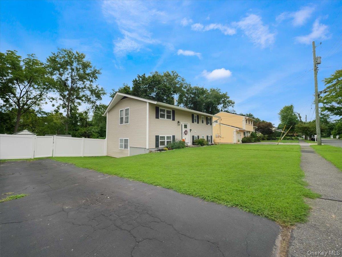 47 Chestnut Oval – For Sale photo 5