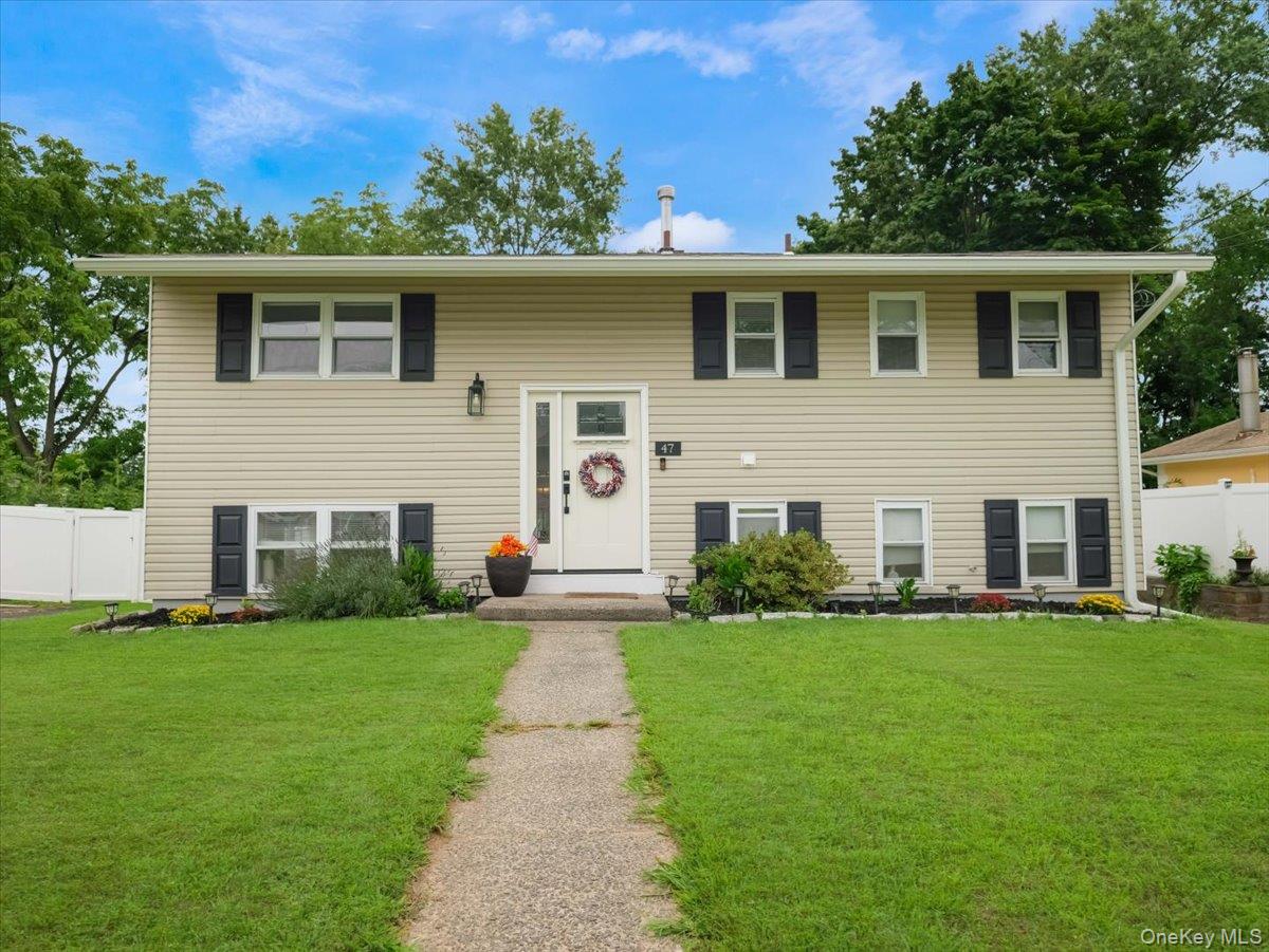 47 Chestnut Oval – For Sale