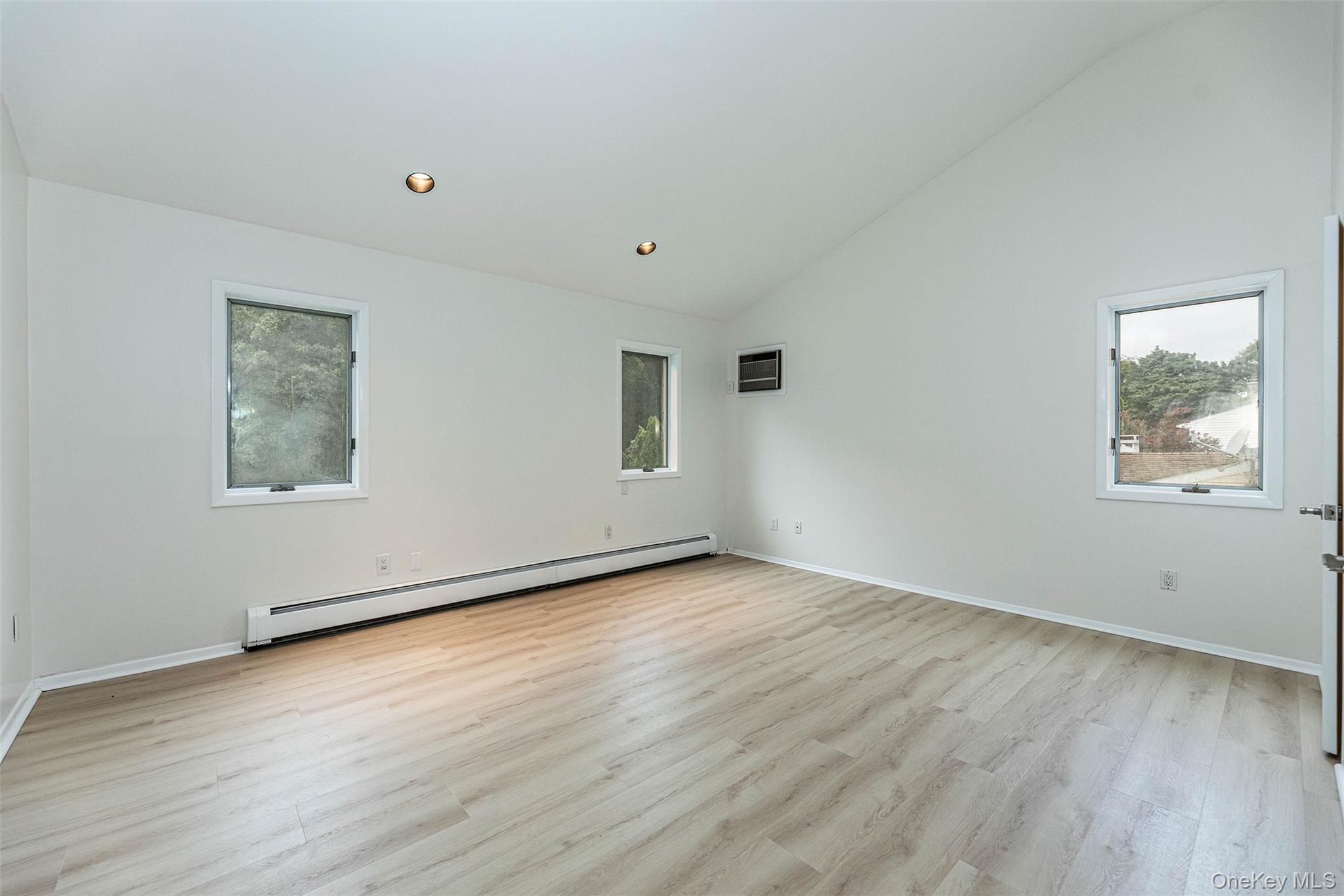 24 Gainsborough Road – For Sale photo 22
