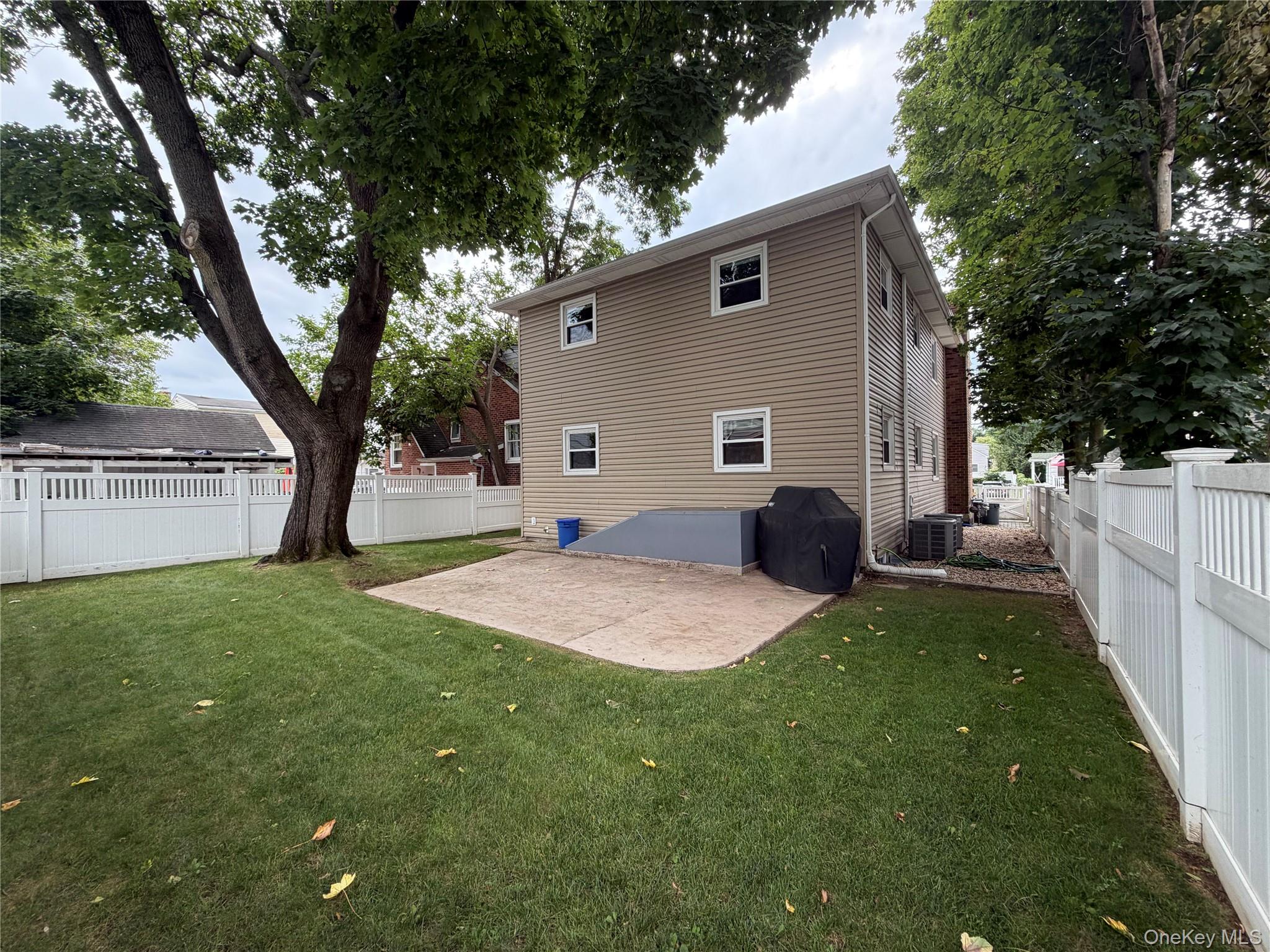 40 Edgewood Road, Unit Second Flo photo 13