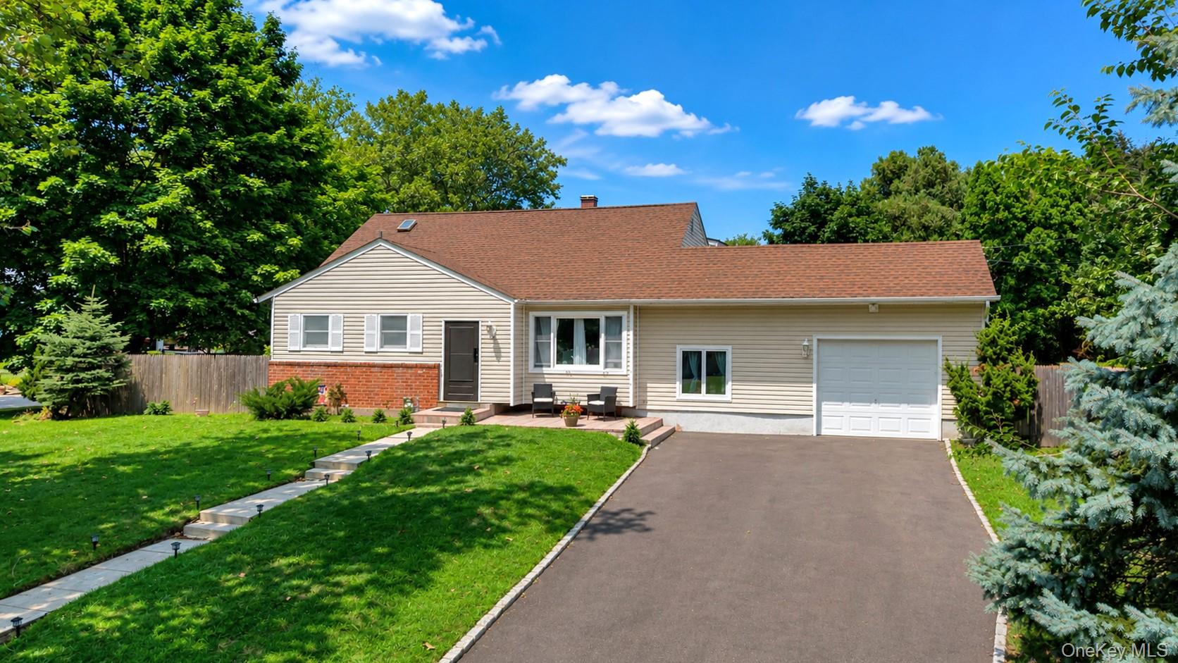 23 Riviera Drive – For Sale