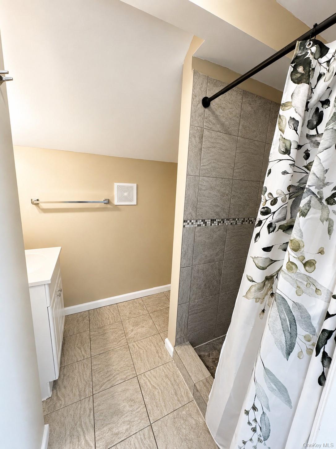 9 S Clinton Street, Unit 3 photo 8