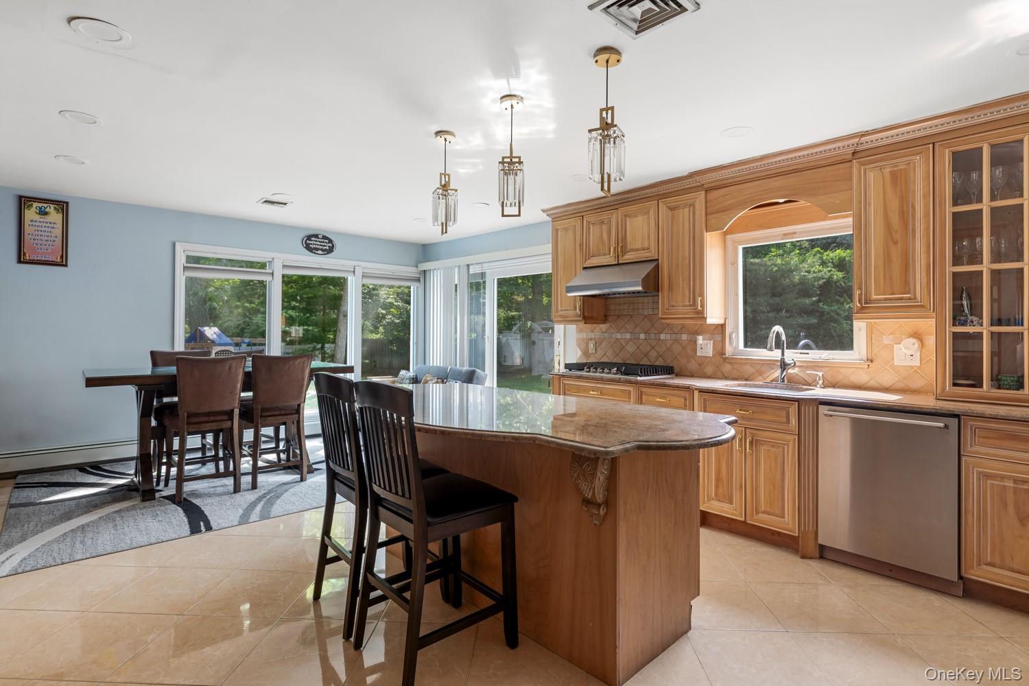 1 Whispering Court – For Sale photo 8