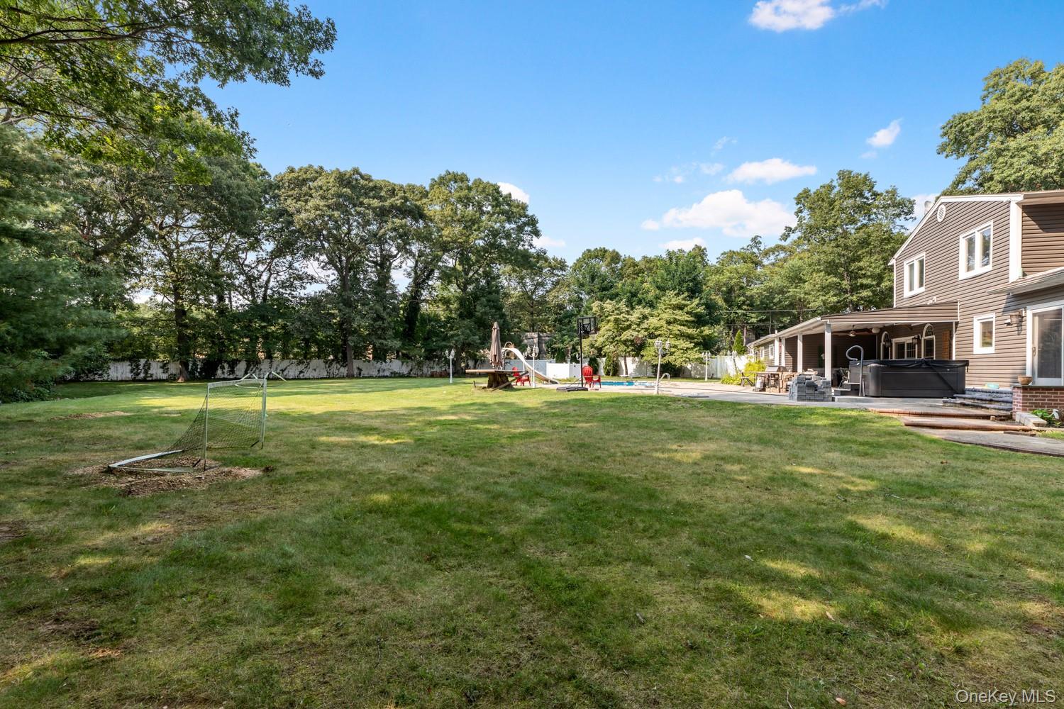 1 Whispering Court – For Sale photo 24