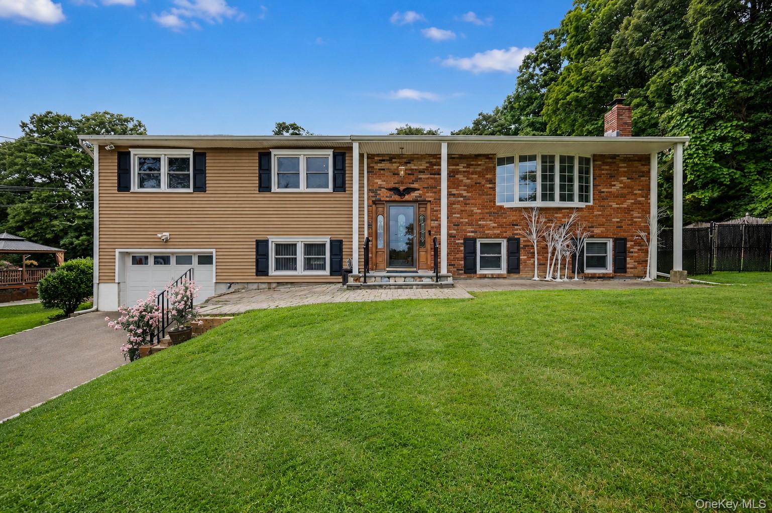 41 Fenwood Road – For Sale photo 2