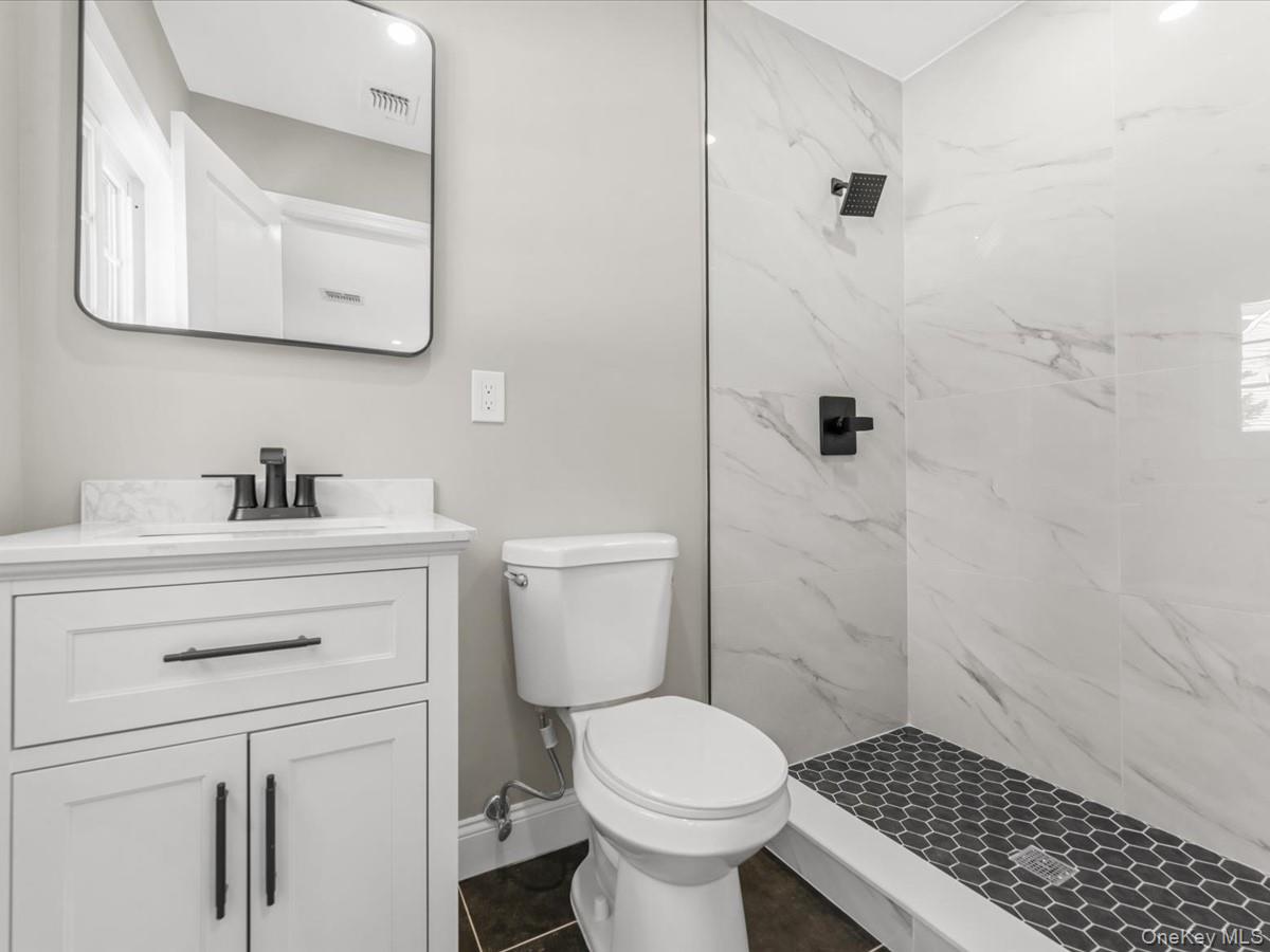 250 Lakeshore Boulevard – For Sale photo 8