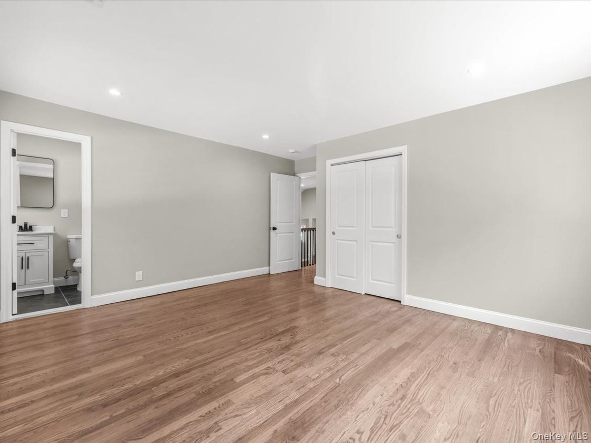 250 Lakeshore Boulevard – For Sale photo 7