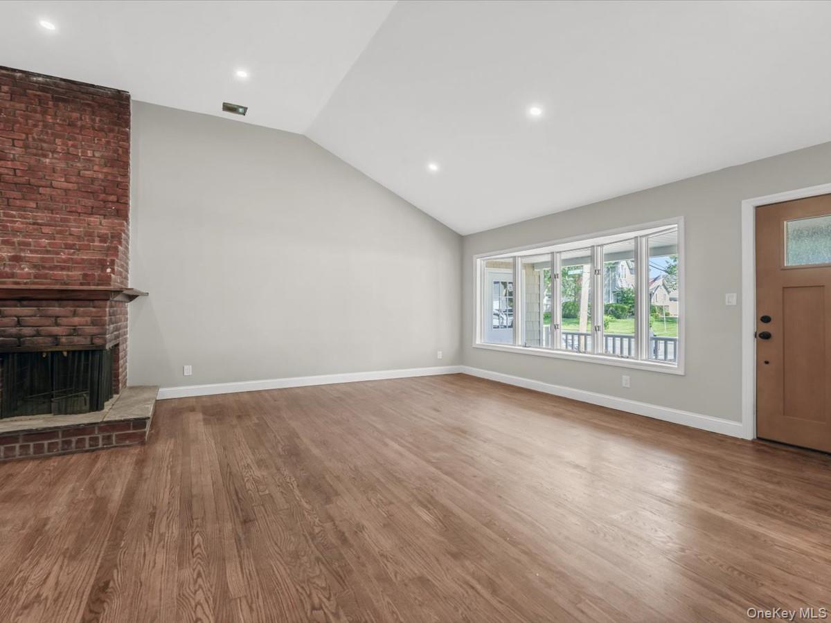 250 Lakeshore Boulevard – For Sale photo 5