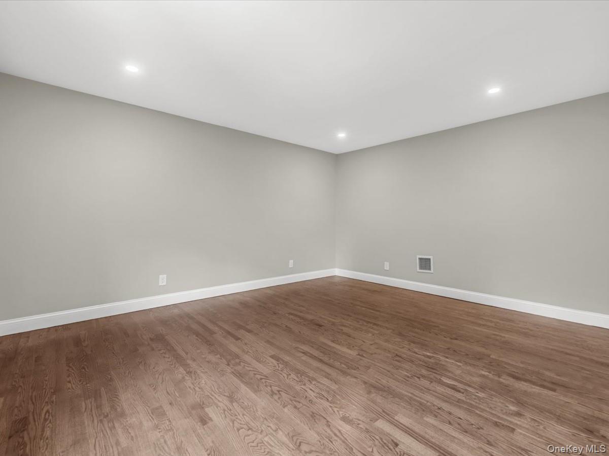 250 Lakeshore Boulevard – For Sale photo 15
