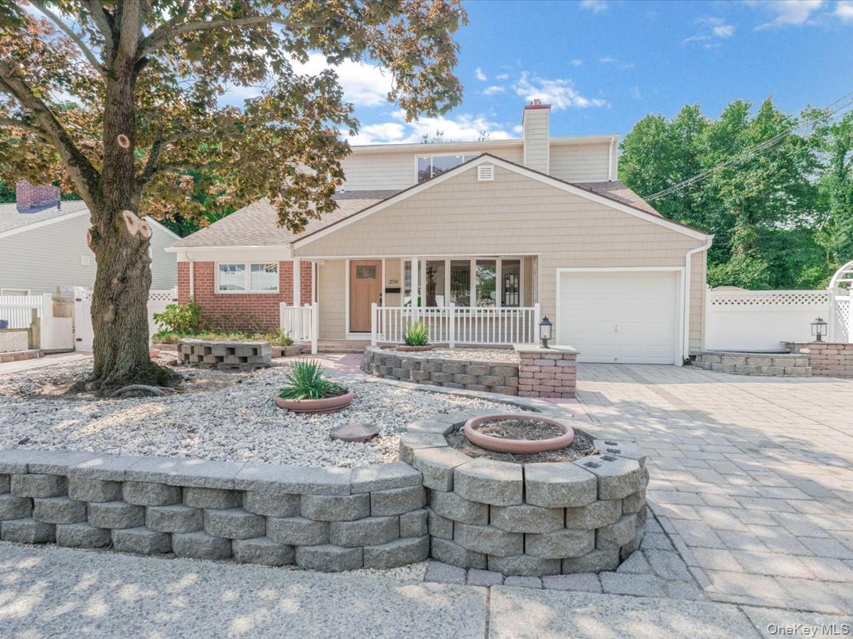 250 Lakeshore Boulevard – For Sale