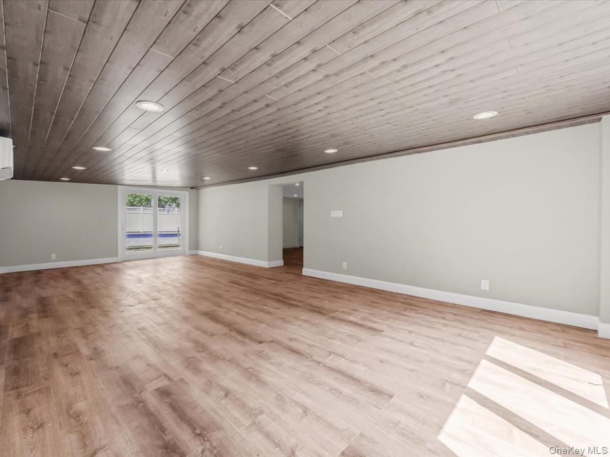 250 Lakeshore Boulevard – For Sale photo 20