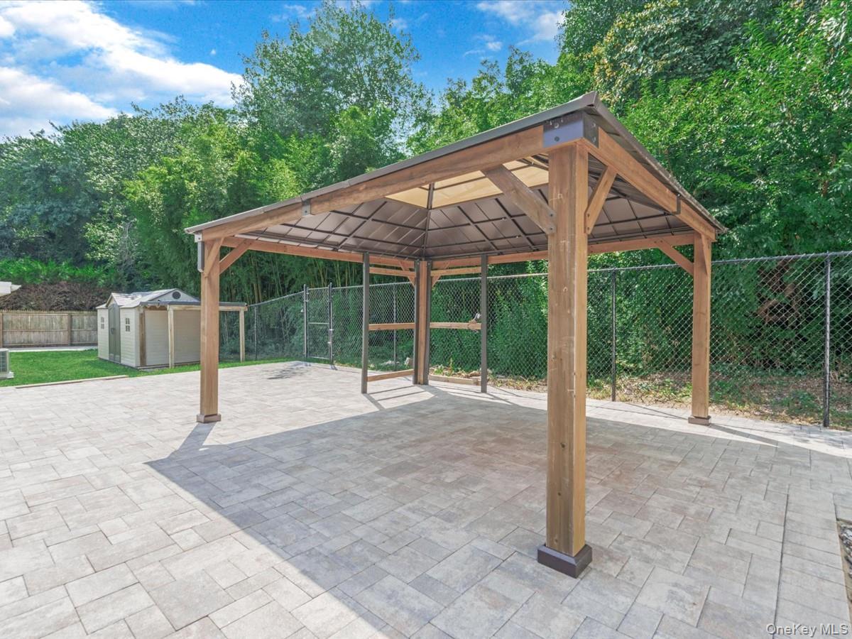250 Lakeshore Boulevard – For Sale photo 24
