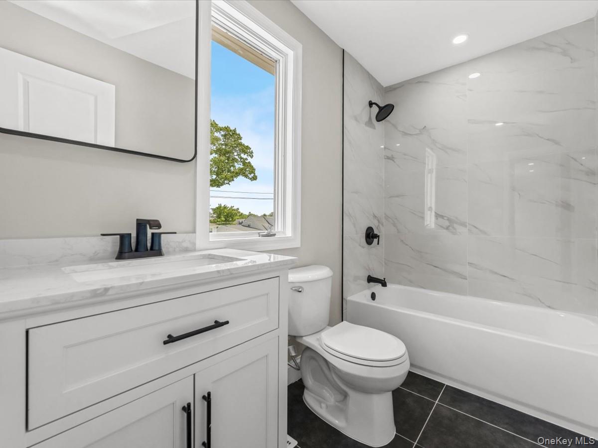 250 Lakeshore Boulevard – For Sale photo 12
