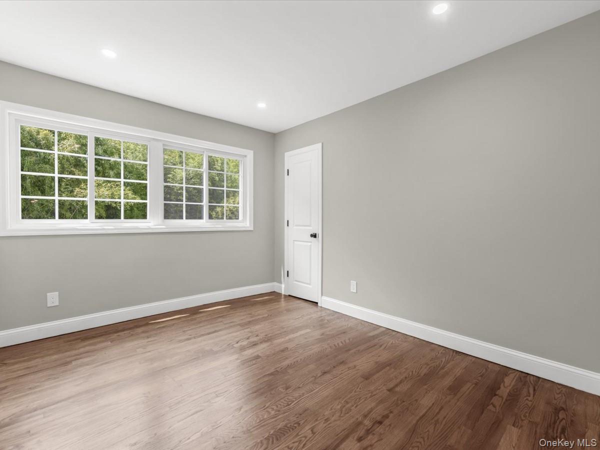 250 Lakeshore Boulevard – For Sale photo 9