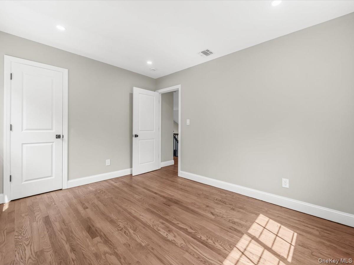 250 Lakeshore Boulevard – For Sale photo 11
