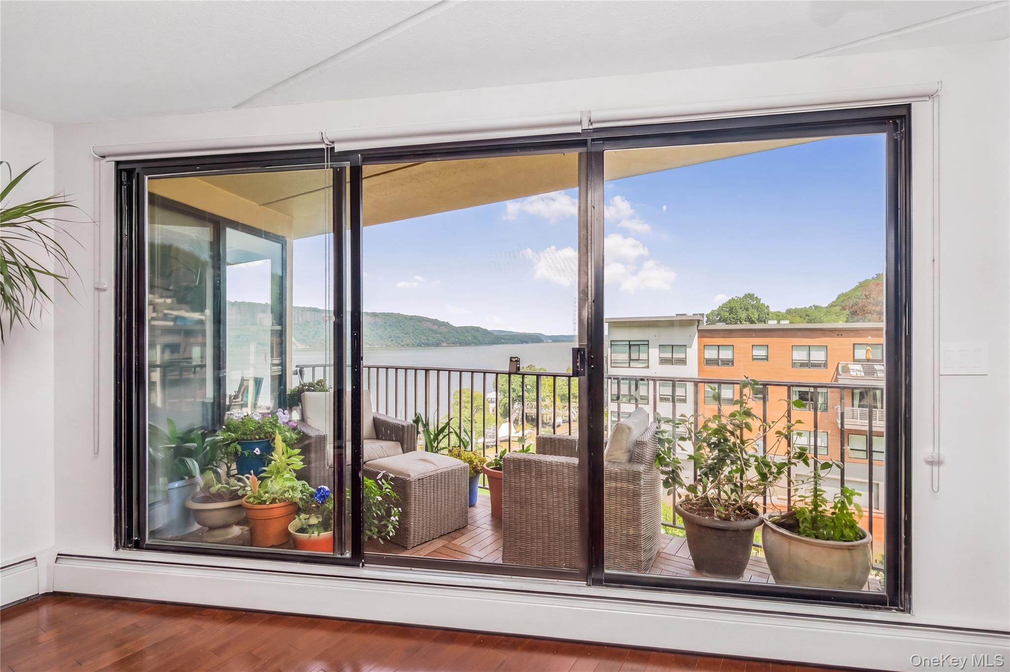 1155 Warburton Avenue, Unit 5A photo 6