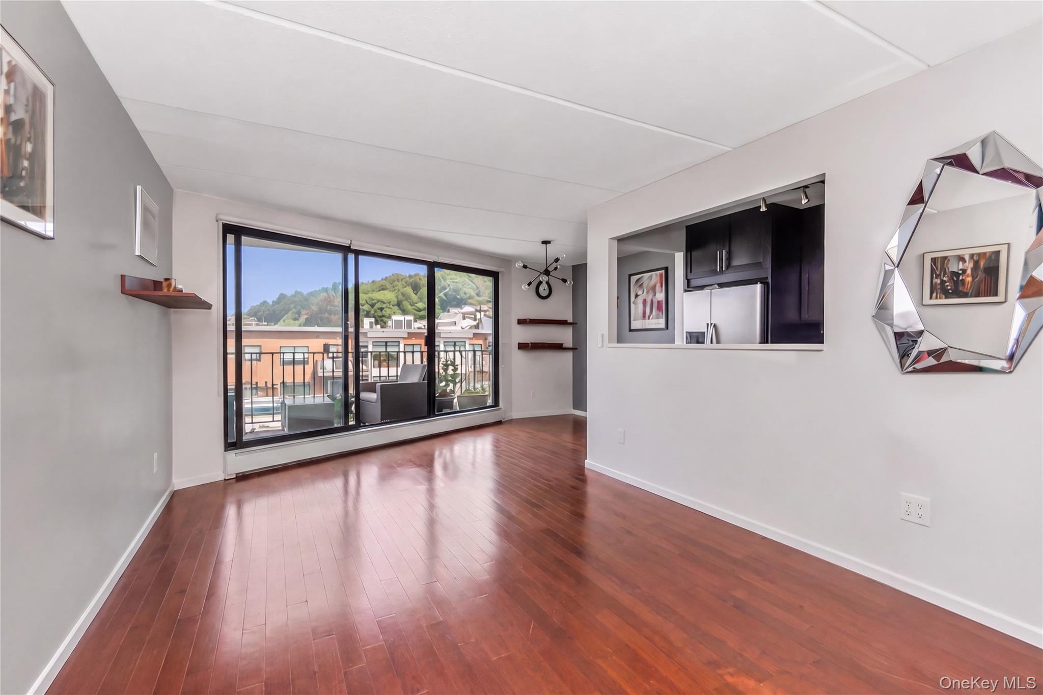 1155 Warburton Avenue, Unit 5A photo 2
