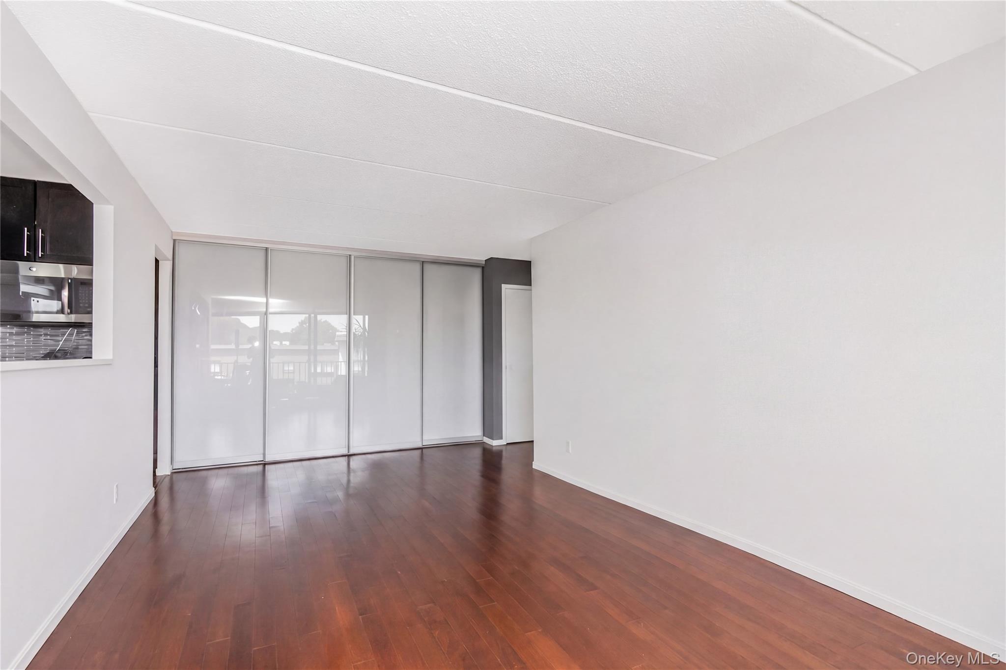 1155 Warburton Avenue, Unit 5A photo 3