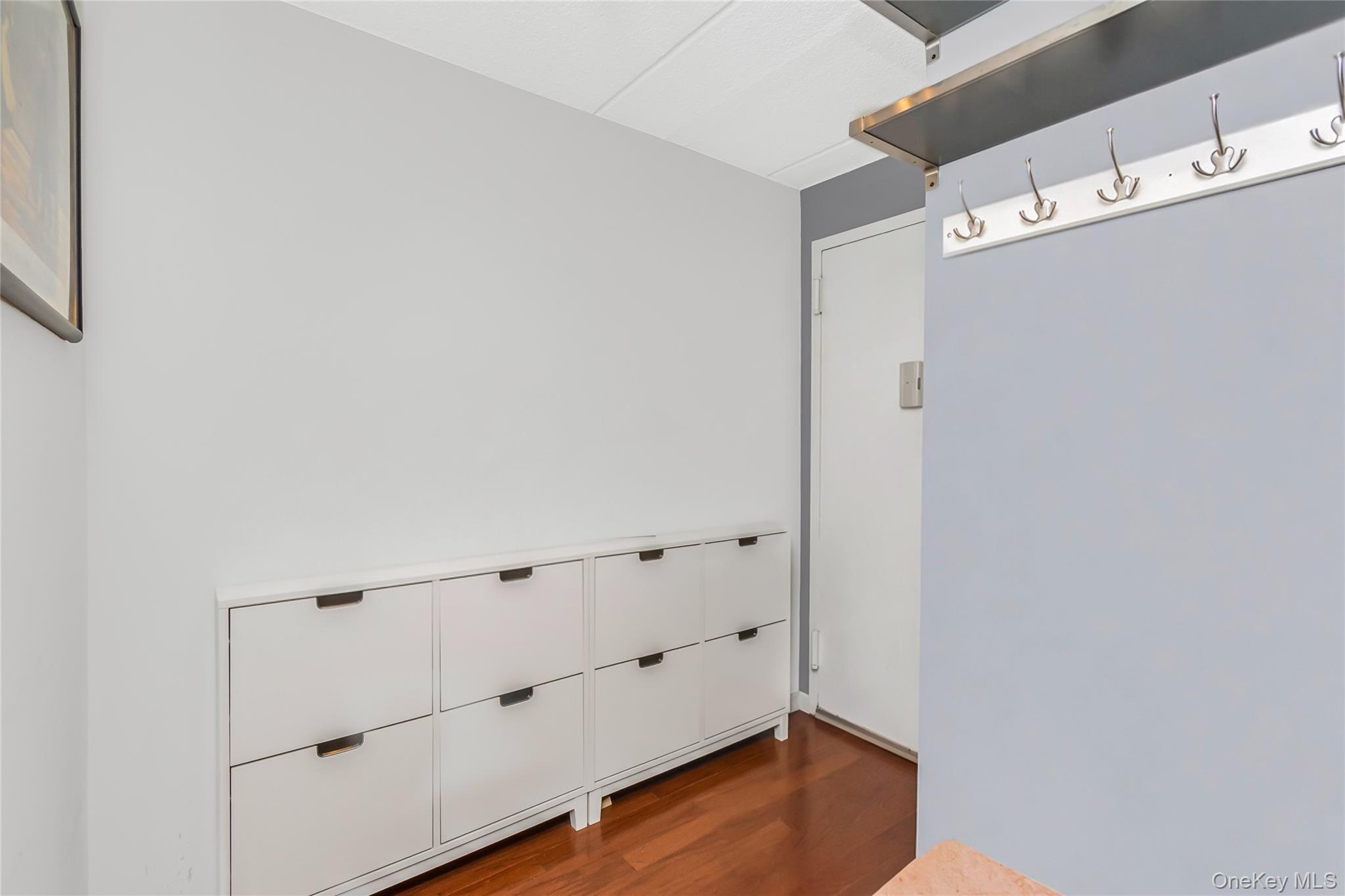 1155 Warburton Avenue, Unit 5A photo 8