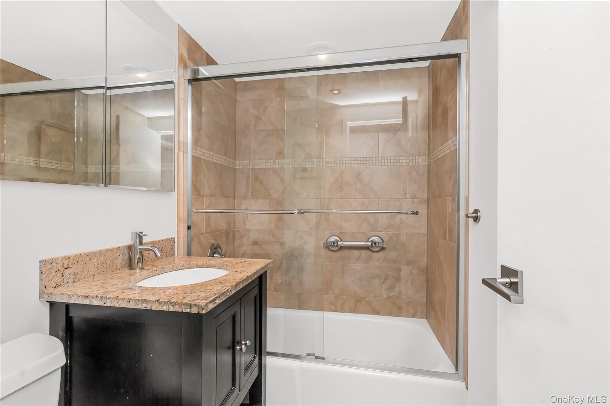 1155 Warburton Avenue, Unit 5A photo 9