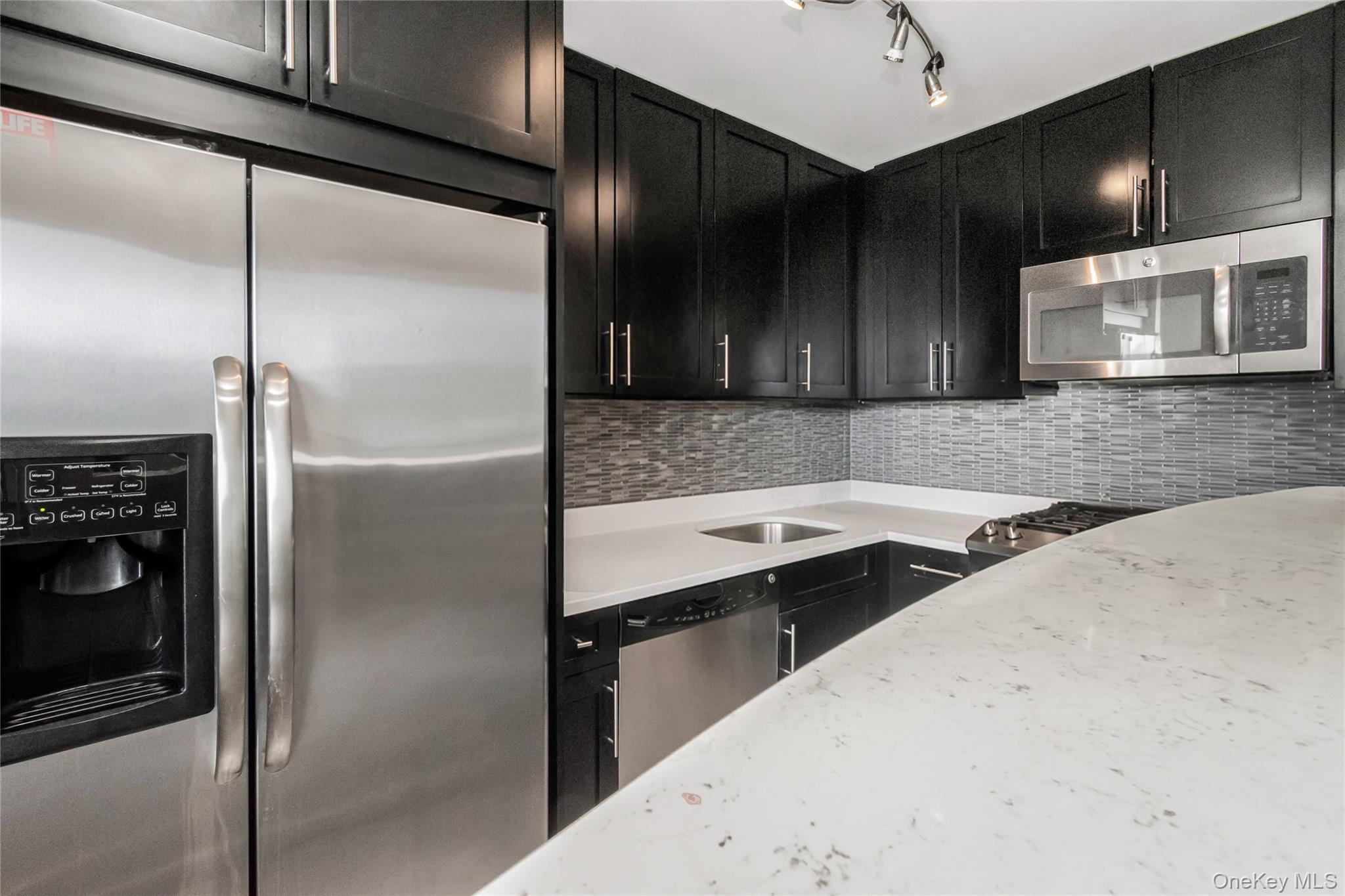 1155 Warburton Avenue, Unit 5A photo 10