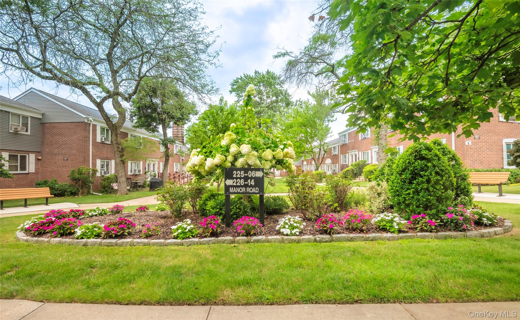 225-24 Manor Road, Unit 814 photo 17