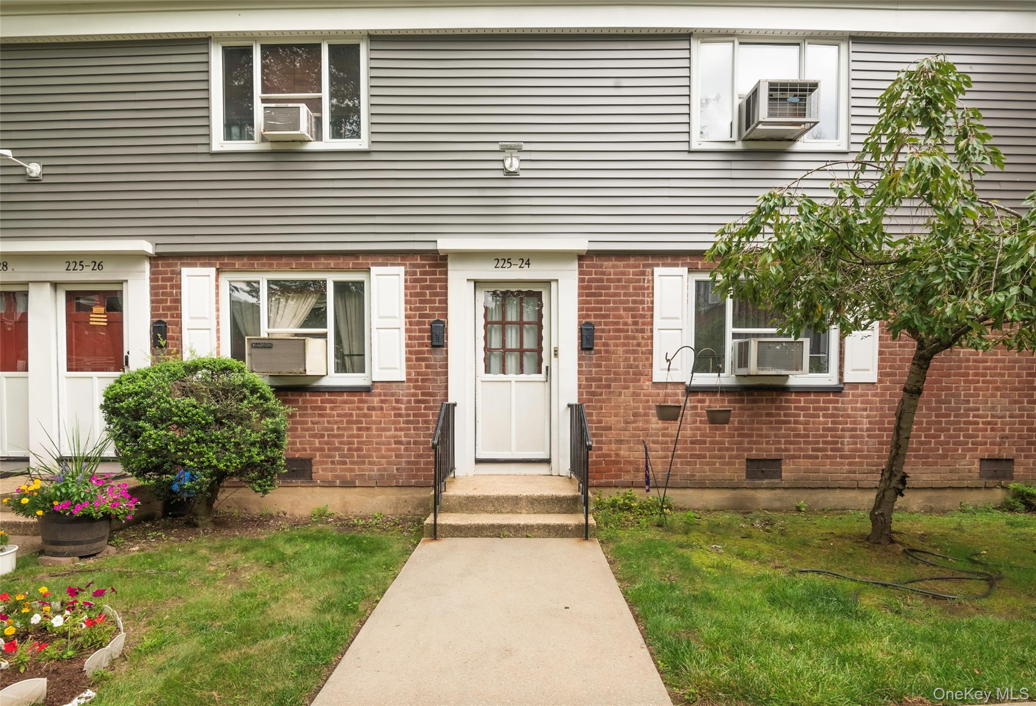 225-24 Manor Road, Unit 814