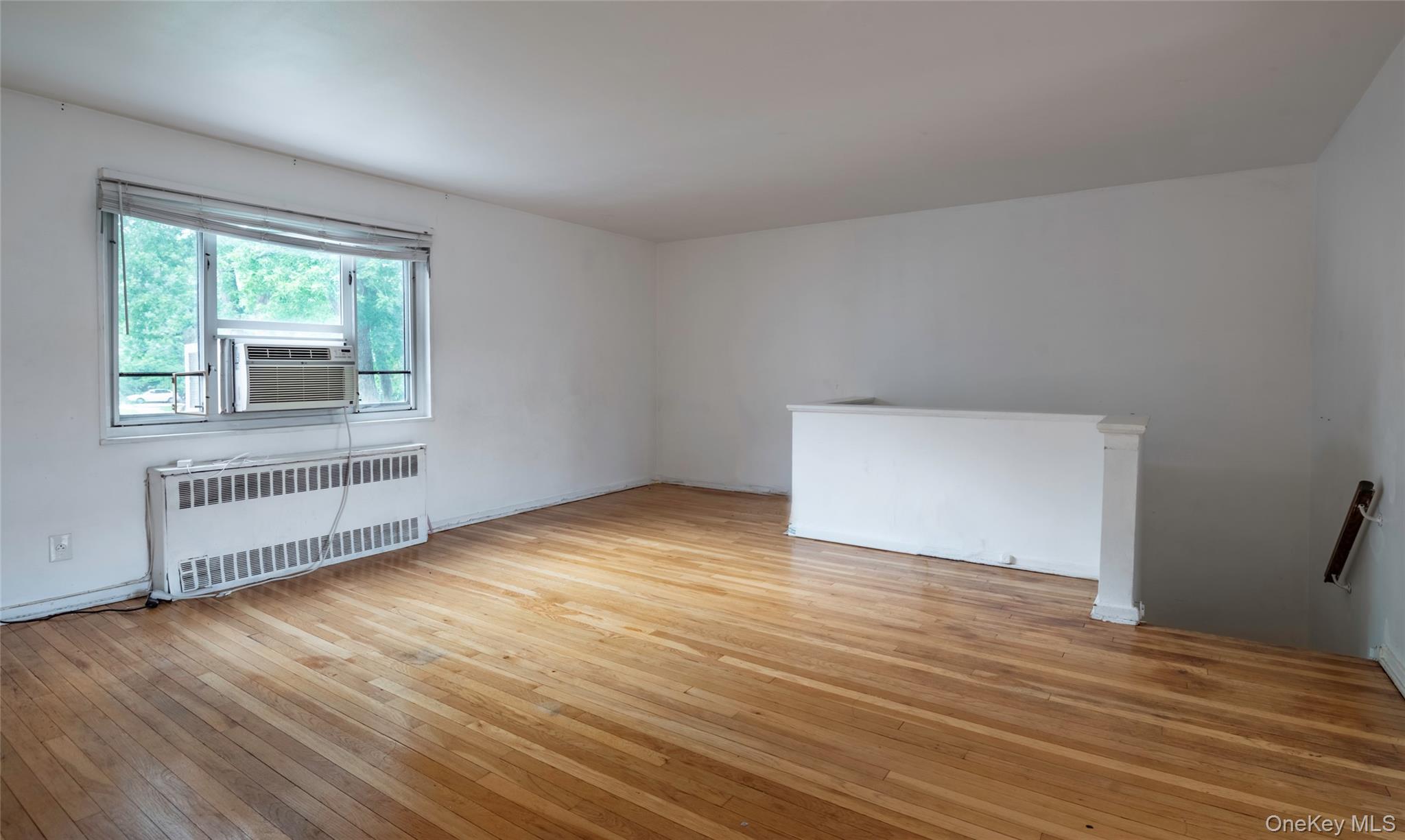 225-24 Manor Road, Unit 814 photo 4