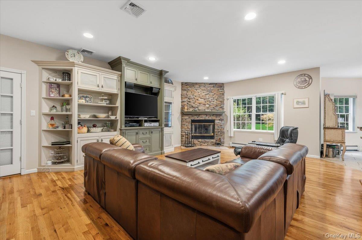 1040 Washington Avenue – For Sale photo 20